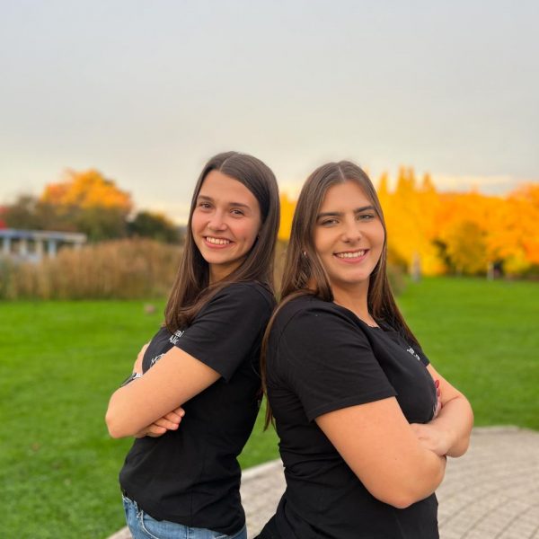 Trainer Rot-Weiß_Alicia Hebenstreit + Lara Wojnowski